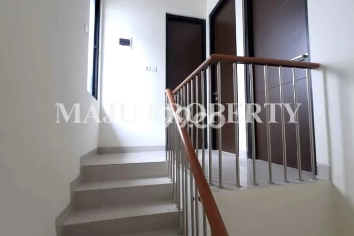 Disewakan! Rumah 3 Kamar Tidur &
2 Kamar Mandi di Cibubur, Jakarta Timur Disewakan! Rumah 3 Kamar Tidur &
2 Kamar Mandi di Cibubur, Jakarta Timur