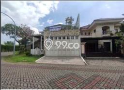 Rumah Elit LB 480m2 Siap Pakai Desain Elegan di Sukomanunggal, Surabaya Rumah Elit LB 480m2 Siap Pakai Desain Elegan di Sukomanunggal, Surabaya