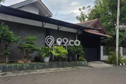 Hunian Mewah LB 240m2 Siap Pakai Desain Elegan di Babatan, Surabaya Hunian Mewah LB 240m2 Siap Pakai Desain Elegan di Babatan, Surabaya