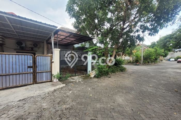 Rumah Area Nyaman di Menganti, Gresik, LT 146m2m² LB 100m2m² Rumah Area Nyaman di Menganti, Gresik, LT 146m2m² LB 100m2m²
