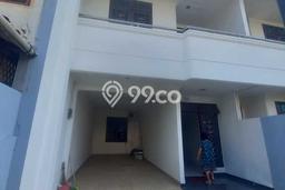 NEW LISTING! Rumah kawasan Kebayoran Baru, Ready, 3 KT, Dekat Kebayoran Baru, Jakarta Selatan, Jakarta Selatan, Luas 100m² Bangunan 160m² NEW LISTING! Rumah kawasan Kebayoran Baru, Ready, 3 KT, Dekat Kebayoran Baru, Jakarta Selatan, Jakarta Selatan, Luas 100m² Bangunan 160m²