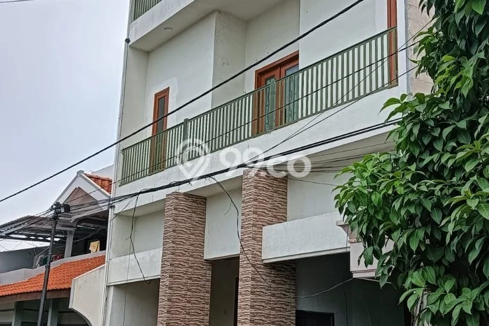 Rumah Strategis Minimalis Lb 200m2 di Rungkut, Surabaya Rumah Strategis Minimalis Lb 200m2 di Rungkut, Surabaya