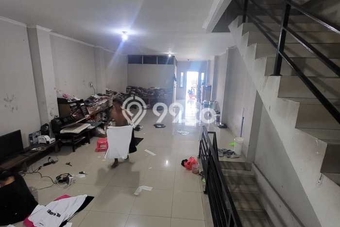 Ruko Dijual di Jakarta Barat LT 201m2 & LB 240m2 Lokasi Terbaik! Ruko Dijual di Jakarta Barat LT 201m2 & LB 240m2 Lokasi Terbaik!