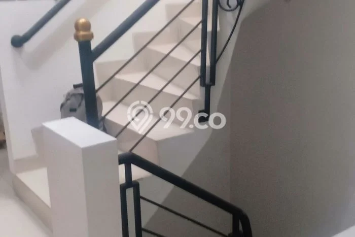 Jual Rumah Luas Elegan Dengan View Eksklusif di Taman Ratu, Jakarta Barat Jual Rumah Luas Elegan Dengan View Eksklusif di Taman Ratu, Jakarta Barat
