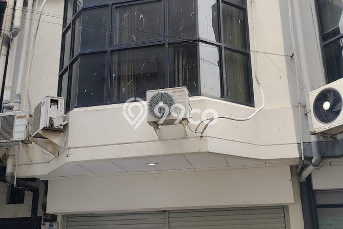 Unit Ruko Dijual di Jakarta Barat LT 60m2 & LB 200m2 Unit Ruko Dijual di Jakarta Barat LT 60m2 & LB 200m2