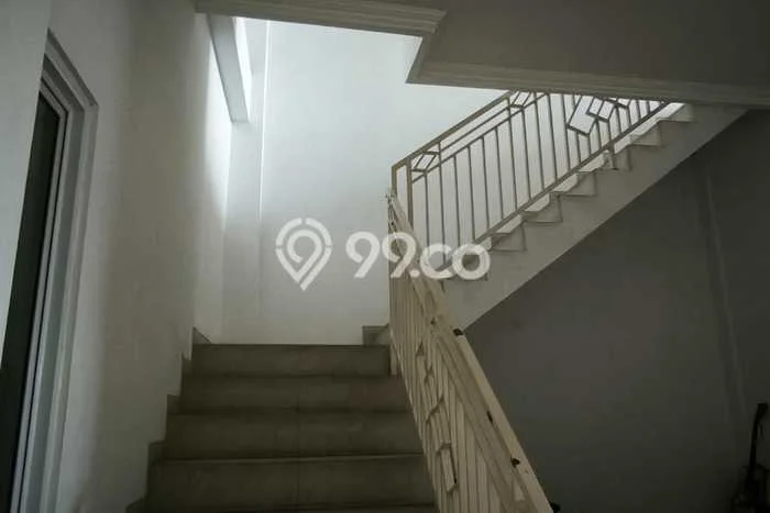 Ruko Disewa di Tangerang dengan LB 230m2 Area Komersial Ramai Ruko Disewa di Tangerang dengan LB 230m2 Area Komersial Ramai