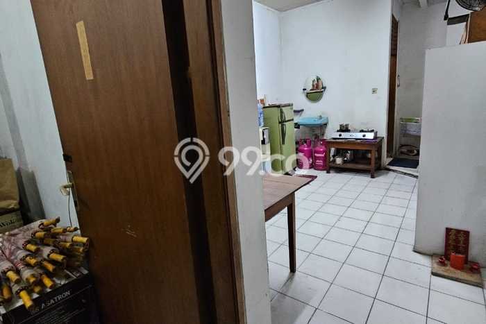 Ruko Dijual di Jakarta Barat LT 102m2 & LB 260m2 Lokasi Terbaik! Ruko Dijual di Jakarta Barat LT 102m2 & LB 260m2 Lokasi Terbaik!