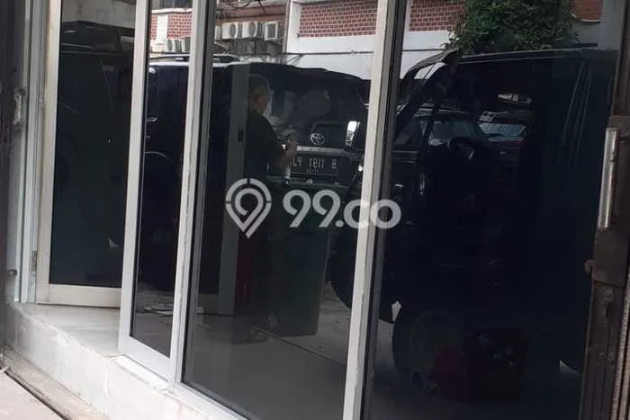 Unit Ruko Dijual di Jakarta Barat LT 65m2 & LB 303m2 Unit Ruko Dijual di Jakarta Barat LT 65m2 & LB 303m2