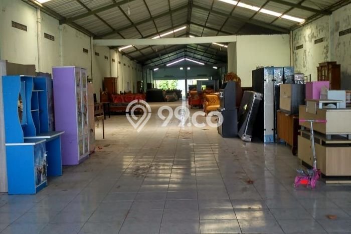Unit Gudang Disewa Lokasi Sleman, Sleman Spesifikasi Luas Bangunan 1200m2 Unit Gudang Disewa Lokasi Sleman, Sleman Spesifikasi Luas Bangunan 1200m2
