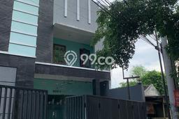 LOKASI BISNIS! Ruko For Rent Kawasan Depok, Luas 50m², Akses Strategis LOKASI BISNIS! Ruko For Rent Kawasan Depok, Luas 50m², Akses Strategis