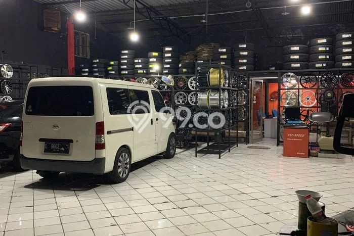 Unit Ruko Paling Strategis di Mlati Sleman dengan LB 300m2 Unit Ruko Paling Strategis di Mlati Sleman dengan LB 300m2