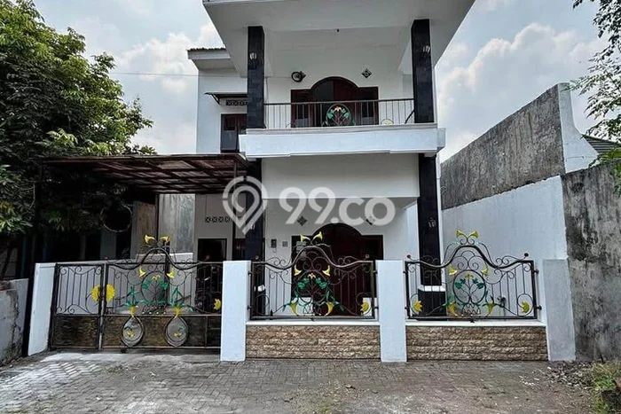 Lokasi strategis! Rumah siap pakai disewakan di Godean LB 230m2 Lokasi strategis! Rumah siap pakai disewakan di Godean LB 230m2