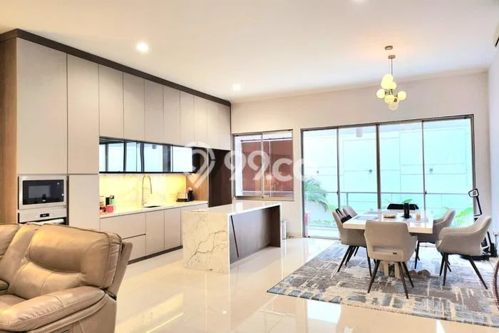 Sewa Rumah Strategis di Pantai Indah Kapuk LT 250m2 / LB 315m2 Siap Huni Sewa Rumah Strategis di Pantai Indah Kapuk LT 250m2 / LB 315m2 Siap Huni