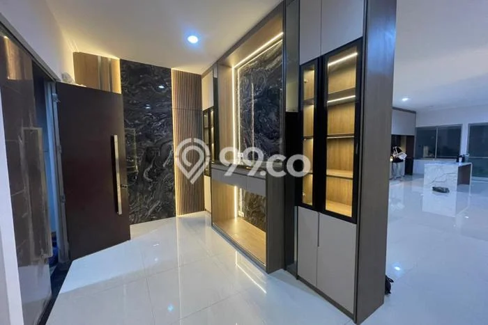 Sewa Rumah Strategis di Pantai Indah Kapuk LT 250m2 / LB 315m2 Siap Huni Sewa Rumah Strategis di Pantai Indah Kapuk LT 250m2 / LB 315m2 Siap Huni
