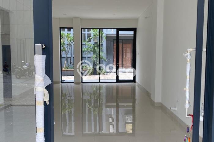 Ruko Area Komersial di BSD, Luas 236m2m², Posisi Prima Ruko Area Komersial di BSD, Luas 236m2m², Posisi Prima
