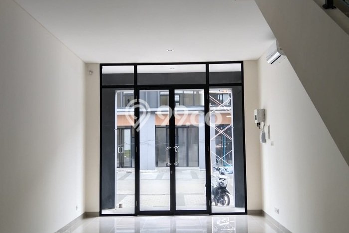 Disewakan Ruko Strategis Kawasan , Luas 100m2m², Lokasi Ramai Disewakan Ruko Strategis Kawasan , Luas 100m2m², Lokasi Ramai