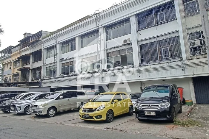 LOKASI STRATEGIS! Ruko Kawasan Gambir, Luas 1080m2m², Kawasan Komersial LOKASI STRATEGIS! Ruko Kawasan Gambir, Luas 1080m2m², Kawasan Komersial