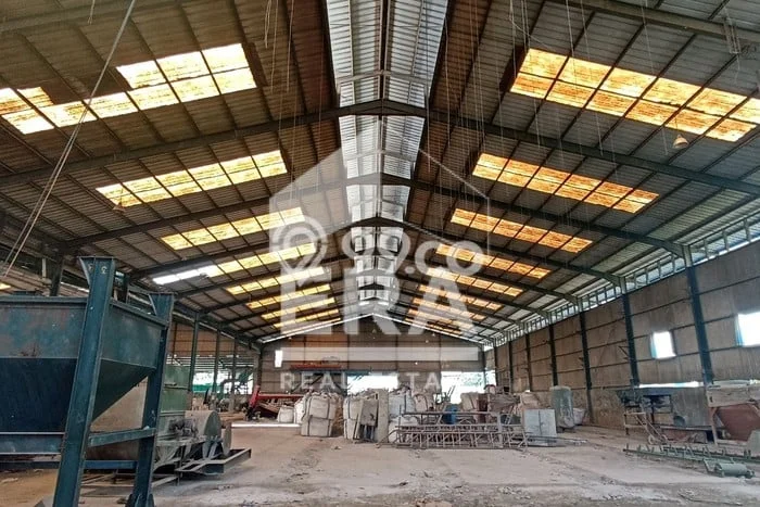 KAWASAN KOMERSIAL! Gudang Disewakan Kawasan Cakung, Luas 3000m², Jalan Utama KAWASAN KOMERSIAL! Gudang Disewakan Kawasan Cakung, Luas 3000m², Jalan Utama