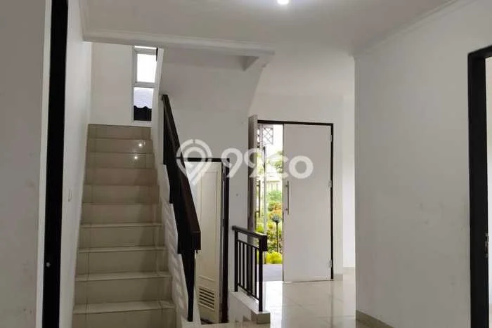 Rumah Disewakan Tangerang LT 261m2 LB 154m2 Kawasan Gading Serpong Rumah Disewakan Tangerang LT 261m2 LB 154m2 Kawasan Gading Serpong