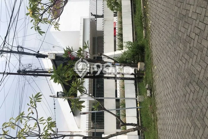 Jual Rumah Luas Elegan Dengan View Cantik di Manyar, Surabaya Jual Rumah Luas Elegan Dengan View Cantik di Manyar, Surabaya