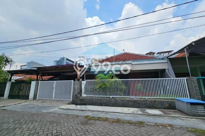 Rumah Luxury Modern Siap Huni di Kendangsari Surabaya Rumah Luxury Modern Siap Huni di Kendangsari Surabaya
