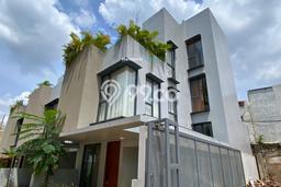 For Sale! Luxury House LT 72m2 Desain Modern di Jati Padang For Sale! Luxury House LT 72m2 Desain Modern di Jati Padang