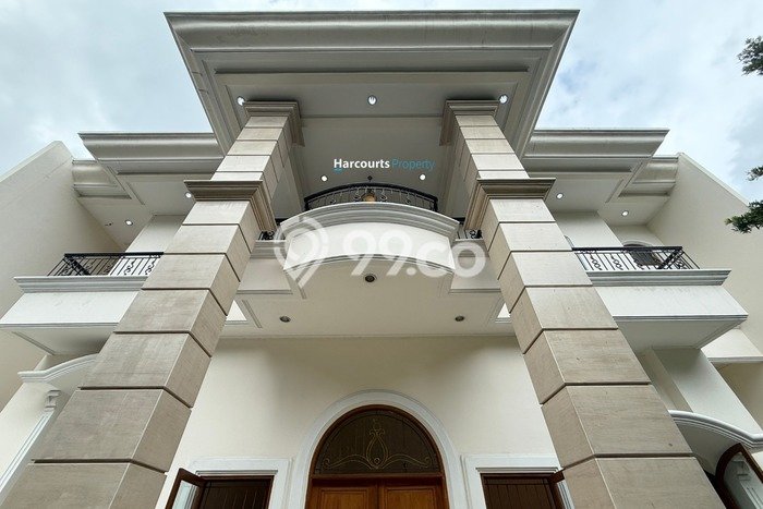 Hunian Minimalis dengan LT 420m2 & LB 998m2 Dikontrakkan di Pondok Indah Hunian Minimalis dengan LT 420m2 & LB 998m2 Dikontrakkan di Pondok Indah