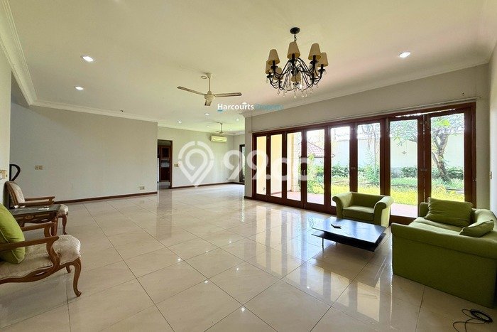 Disewakan Rumah Murah di Kemang Jakarta Selatan dengan 6 KT Disewakan Rumah Murah di Kemang Jakarta Selatan dengan 6 KT