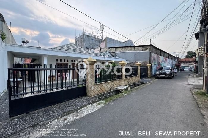 Dijual Rumah Luas Elegan Dengan View Cantik di Cawang, Jakarta Timur Dijual Rumah Luas Elegan Dengan View Cantik di Cawang, Jakarta Timur