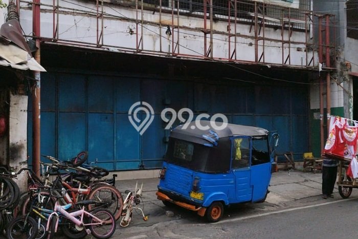 LOKASI STRATEGIS! Ruko Kawasan Johar Baru, Luas 200m², Pusat Perdagangan LOKASI STRATEGIS! Ruko Kawasan Johar Baru, Luas 200m², Pusat Perdagangan