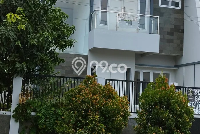 Rumah Luxury Modern Tanpa Renovasi di Pulomas Jakarta Timur Rumah Luxury Modern Tanpa Renovasi di Pulomas Jakarta Timur