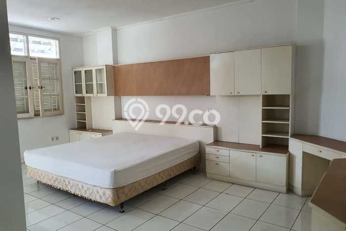 For Sale! Premium House LT 480m2 Desain Elegan di Puri Indah For Sale! Premium House LT 480m2 Desain Elegan di Puri Indah