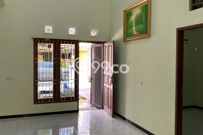 Rumah Asri area Sukolilo, 2 KT, LT 135m2m² Bangunan 100m2m² Rumah Asri area Sukolilo, 2 KT, LT 135m2m² Bangunan 100m2m²