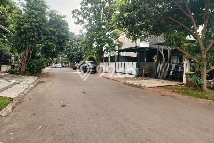 Ready to Use! Premium House LT 200m2 Desain Elegan di BSD Kencana Loka Ready to Use! Premium House LT 200m2 Desain Elegan di BSD Kencana Loka