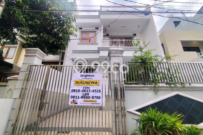 Disewakan! Rumah 4 Kamar Tidur &
5 Kamar Mandi di Jelambar, Jakarta Barat Disewakan! Rumah 4 Kamar Tidur &
5 Kamar Mandi di Jelambar, Jakarta Barat