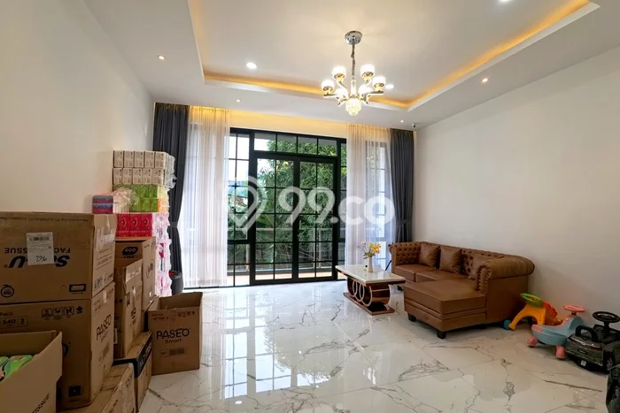 Ready to Use! Premium House LT 75m2 Desain Elegan di Jelambar Ready to Use! Premium House LT 75m2 Desain Elegan di Jelambar