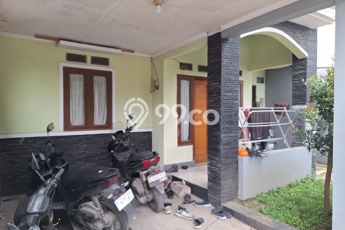 Rumah Luas Asri 4 KT Siap Pakai di Buah Batu Bandung Rumah Luas Asri 4 KT Siap Pakai di Buah Batu Bandung