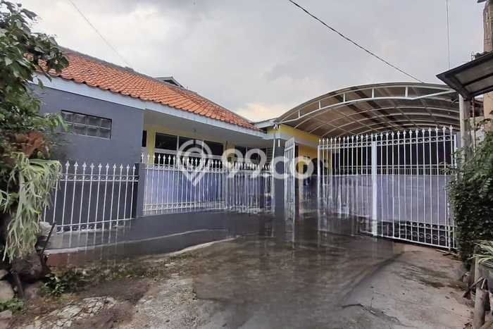 Dijual Rumah 5 Kamar Lokasi Strategis Bagus dan Strategis di Cibeunying Kidul Dijual Rumah 5 Kamar Lokasi Strategis Bagus dan Strategis di Cibeunying Kidul