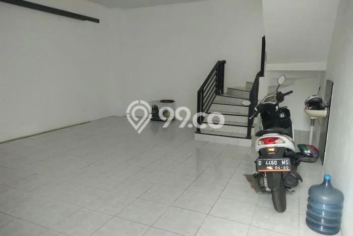 Ruko Dijual di Bandung LT 61m2 & LB 120m2 Lokasi Terbaik! Ruko Dijual di Bandung LT 61m2 & LB 120m2 Lokasi Terbaik!