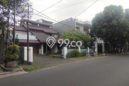 Jual Rumah Luas Elegan Dengan View Cantik di Senopati, Jakarta Selatan Jual Rumah Luas Elegan Dengan View Cantik di Senopati, Jakarta Selatan