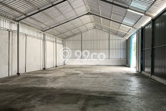 Unit Gudang Disewa Lokasi Kiaracondong, Bandung Spesifikasi Luas Bangunan 200m2 Unit Gudang Disewa Lokasi Kiaracondong, Bandung Spesifikasi Luas Bangunan 200m2