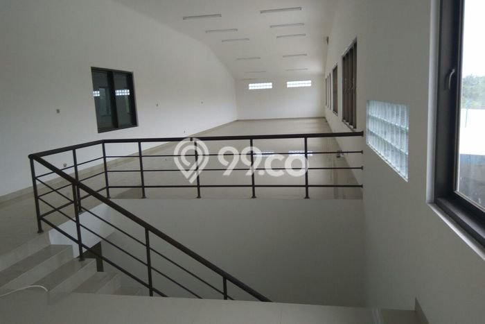 Lokasi Strategis! Dijual Gudang Bisnis di Babakan Ciparay, Bandung Kondisi Baik Lokasi Strategis! Dijual Gudang Bisnis di Babakan Ciparay, Bandung Kondisi Baik