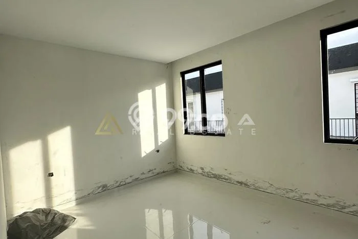 BEST PRICE! Rumah Berkualitas area Batam Centre, LT 136m2m² LB 228m2m² BEST PRICE! Rumah Berkualitas area Batam Centre, LT 136m2m² LB 228m2m²