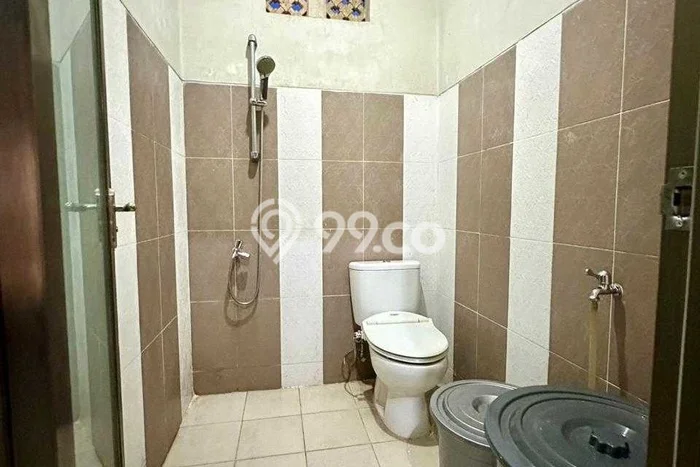 Rumah Lingkungan Asri di Lubuk Baja, Batam, LT 350m2m² LB 80m2m² Rumah Lingkungan Asri di Lubuk Baja, Batam, LT 350m2m² LB 80m2m²