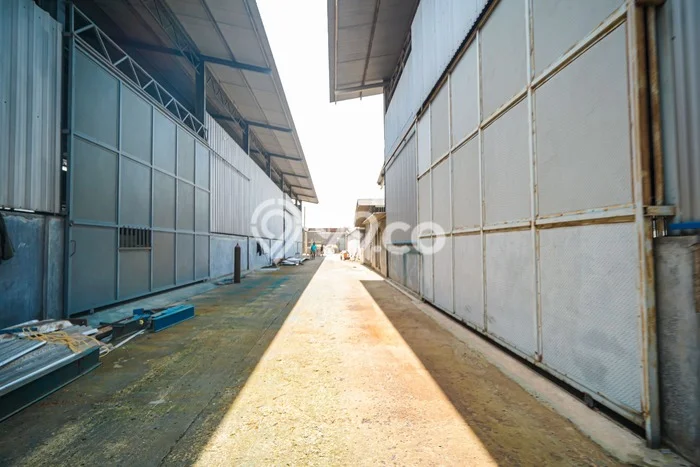 Disewakan Gudang di Kawasan Ramai Narogong Luas 2000m2 Disewakan Gudang di Kawasan Ramai Narogong Luas 2000m2