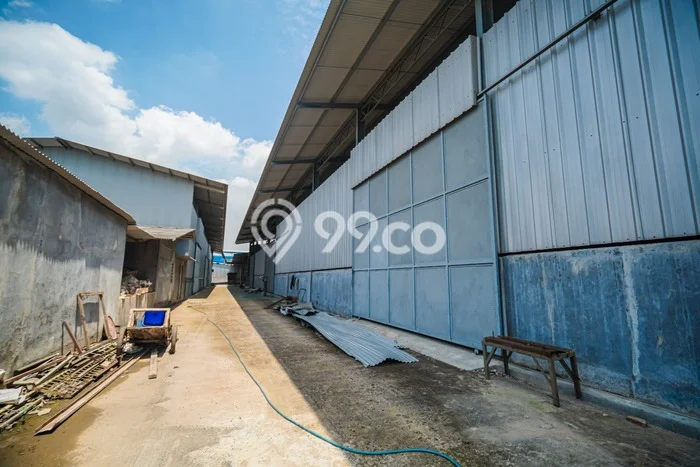 Disewakan Gudang di Kawasan Ramai Narogong Luas 2000m2 Disewakan Gudang di Kawasan Ramai Narogong Luas 2000m2