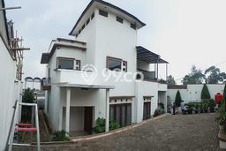 Vila di , Luas 700m2m², Area Strategis Vila di , Luas 700m2m², Area Strategis