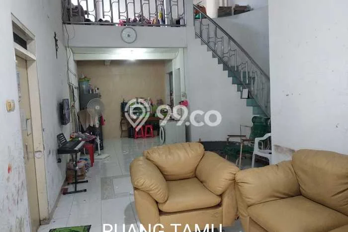 Jual Rumah Strategis Bagus Punya 3 KT di Rungkut Surabaya SHM Jual Rumah Strategis Bagus Punya 3 KT di Rungkut Surabaya SHM