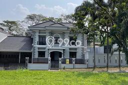Rumah Mewah LB 500m2 Siap Pakai Desain Elegan di Cibubur, Jakarta Timur Rumah Mewah LB 500m2 Siap Pakai Desain Elegan di Cibubur, Jakarta Timur