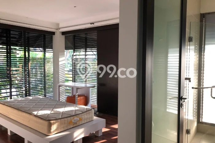 Disewakan! Rumah 5 Kamar Tidur &
4 Kamar Mandi di Sukomanunggal, Surabaya Disewakan! Rumah 5 Kamar Tidur &
4 Kamar Mandi di Sukomanunggal, Surabaya